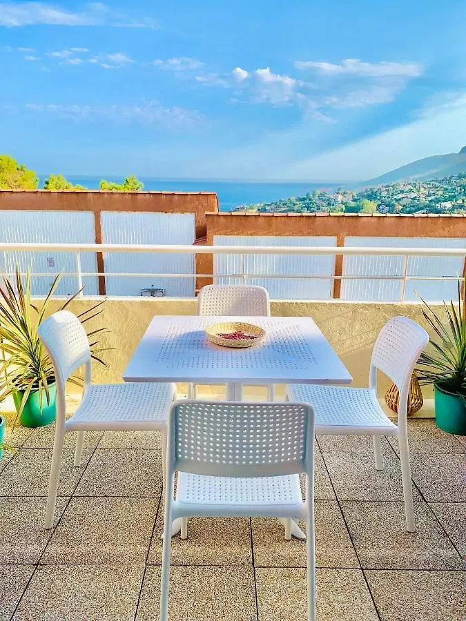 Superbe 2 Pieces - 4 Couchages - Clim - Parking - Piscine Residence Théoule-sur-Mer 0*,  France