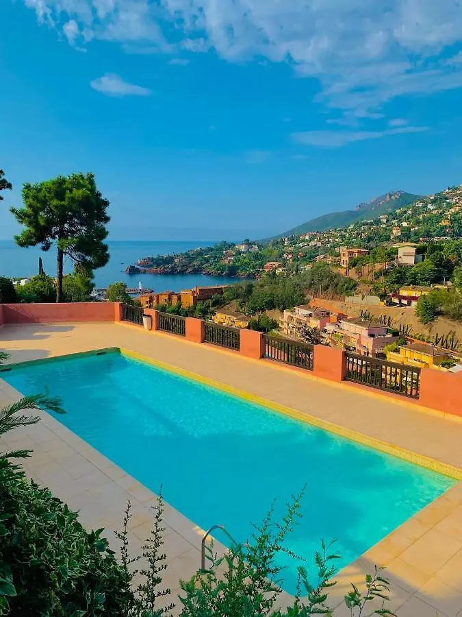 Appartement Superbe 2 Pieces - 4 Couchages - Clim - Parking - Piscine Residence Théoule-sur-Mer